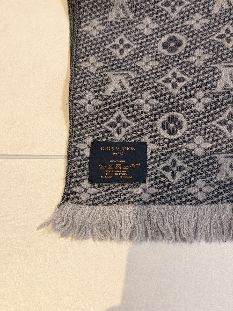 Louis Vuitton Foulards & écharpes: Louis Vuitton Monogram Schal / Sciarpa - 100% Wool – D'occasion à Lugano par antoniobonyy 4