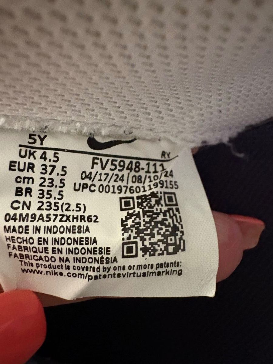 Nike Scarpe per ragazze: Sneaker Nike Gr. 37.5 – Usato da Winterthur venduto da Baby117 1