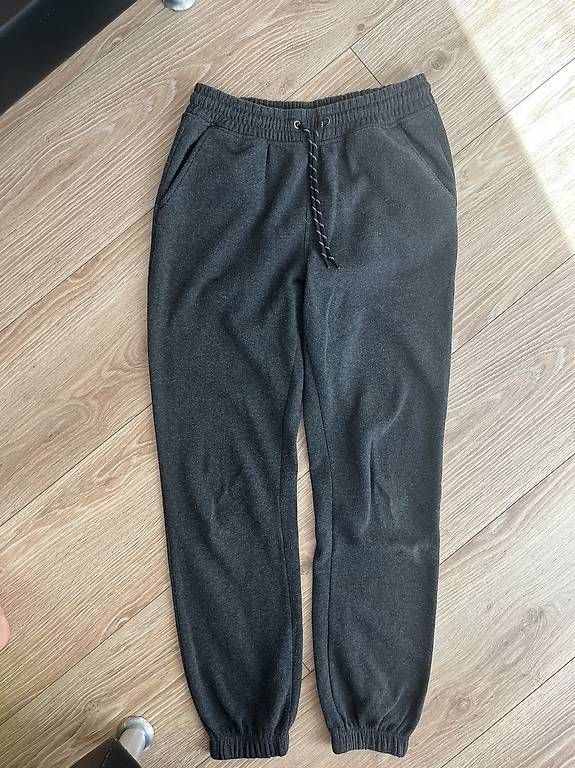 Pantaloni: Stoffhosen  – Usato da Brütten venduto da cel_l8pt 1