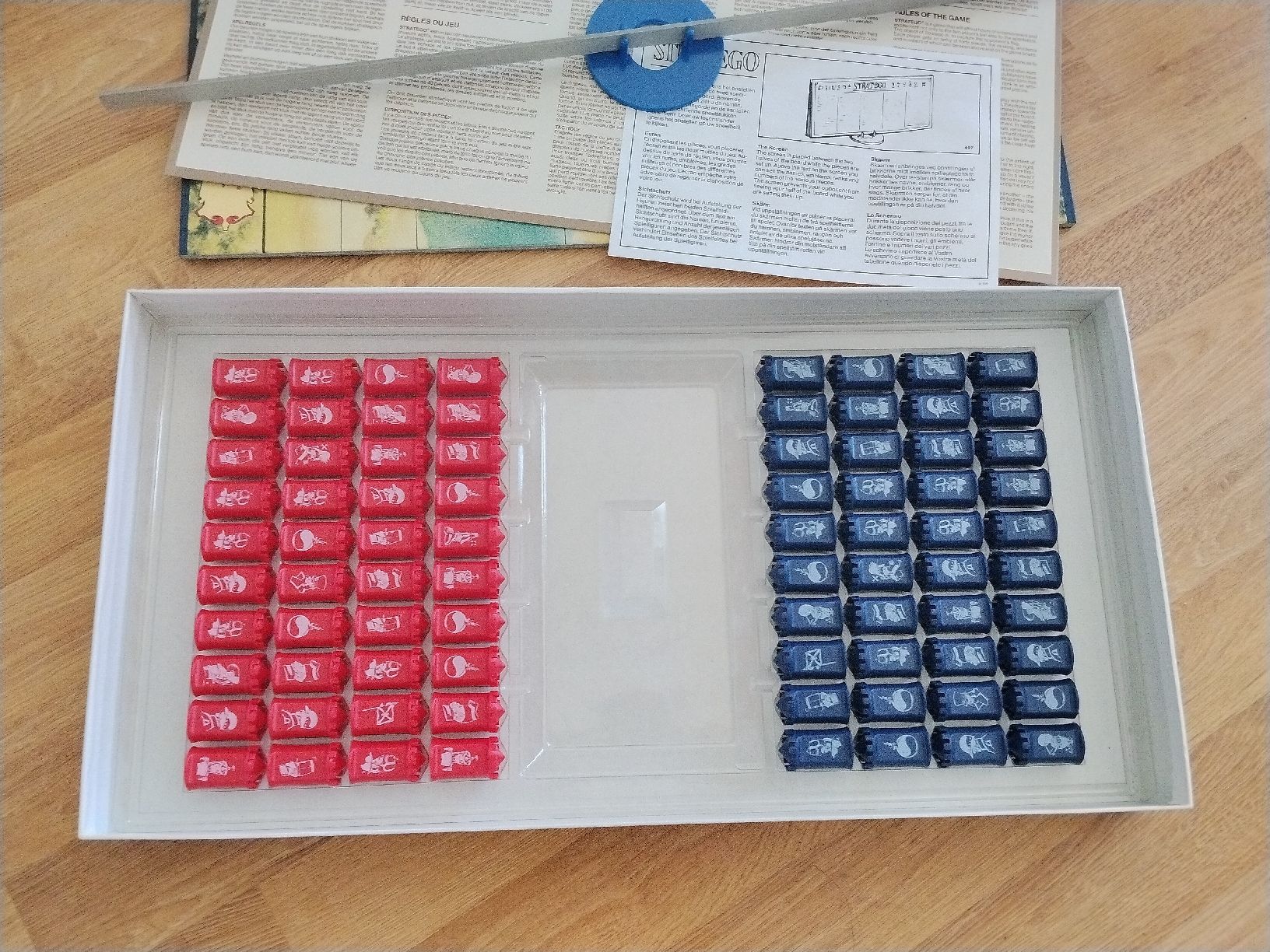 Jeux: STRATEGO Brettspiel guter Zustand – D'occasion à Dübendorf par namor00 7