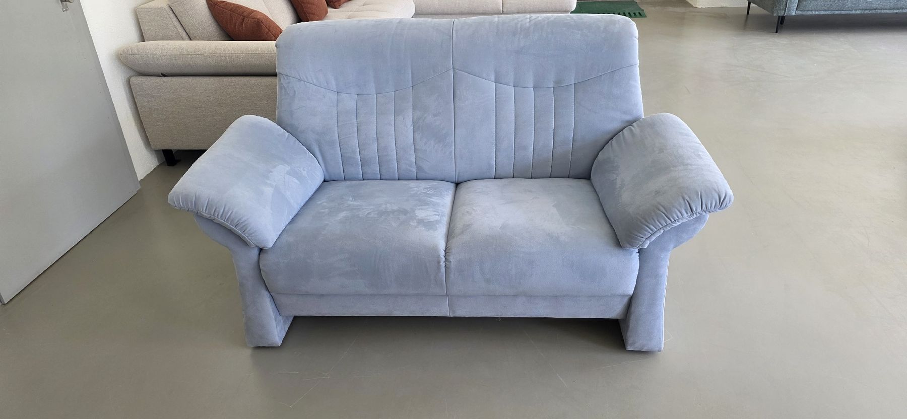 Sofas: Sofa Alcantara Leder ab Ausstellungs – Neu (gemäss Beschreibung) aus Lützelflüh-Goldb von Rampenverkauf_72_ 3