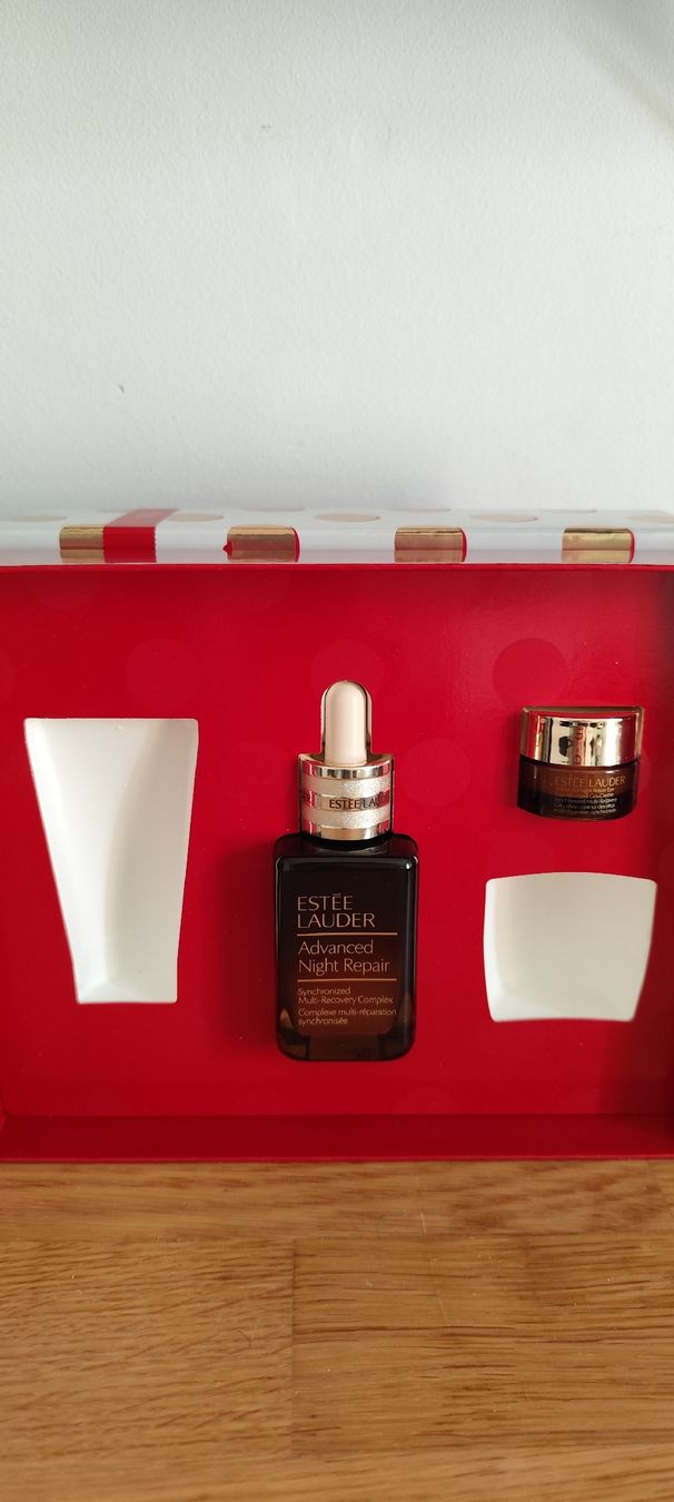 Estée Lauder Cura del viso: Estée Lauder Set 50ml + Eye gel creme – Nuovo e nell'imballaggio originale da Arbon venduto da CRP27