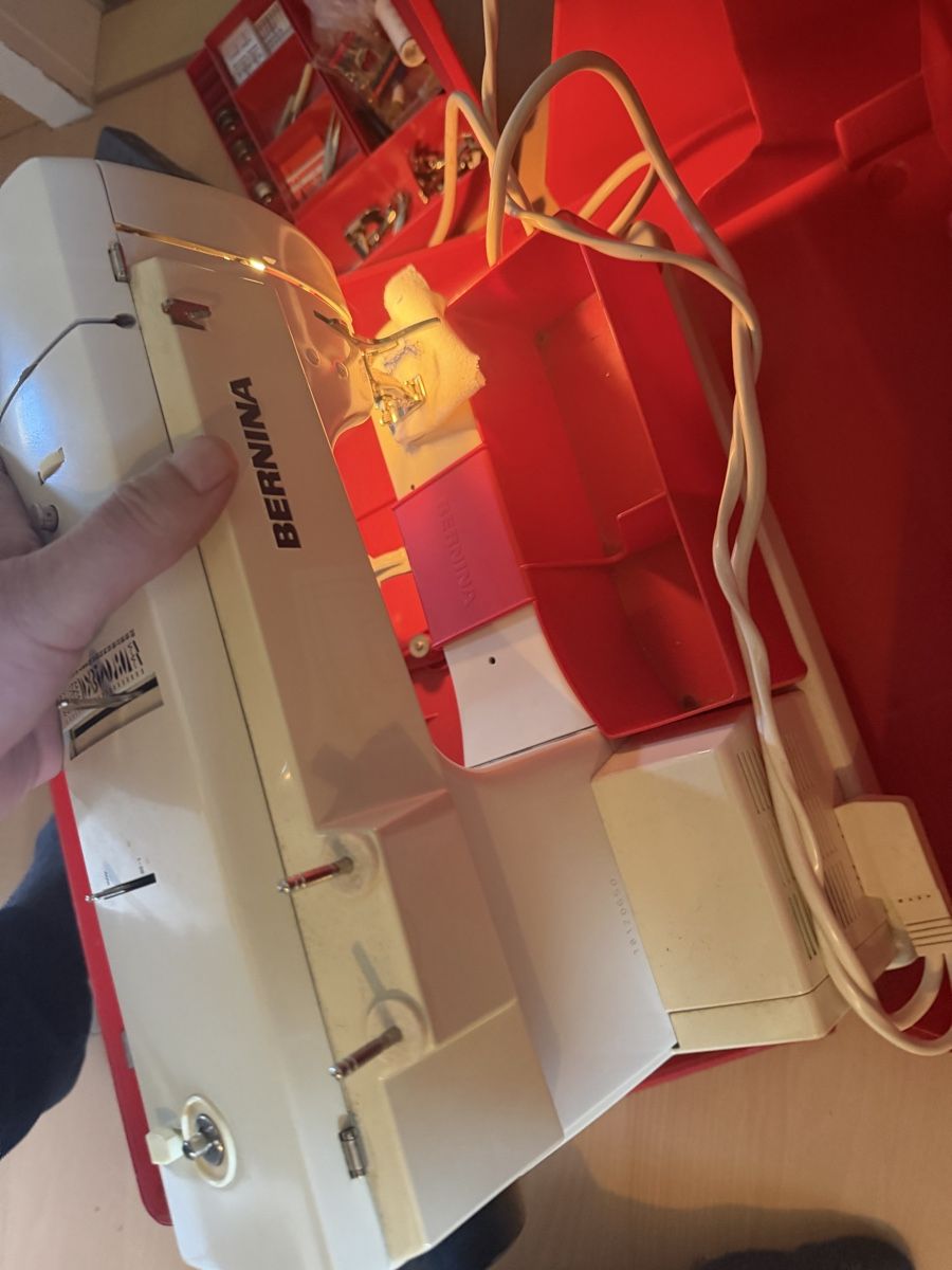 Macchine da cucire: Bernina 830 – Usato da Baden venduto da noli.r 5