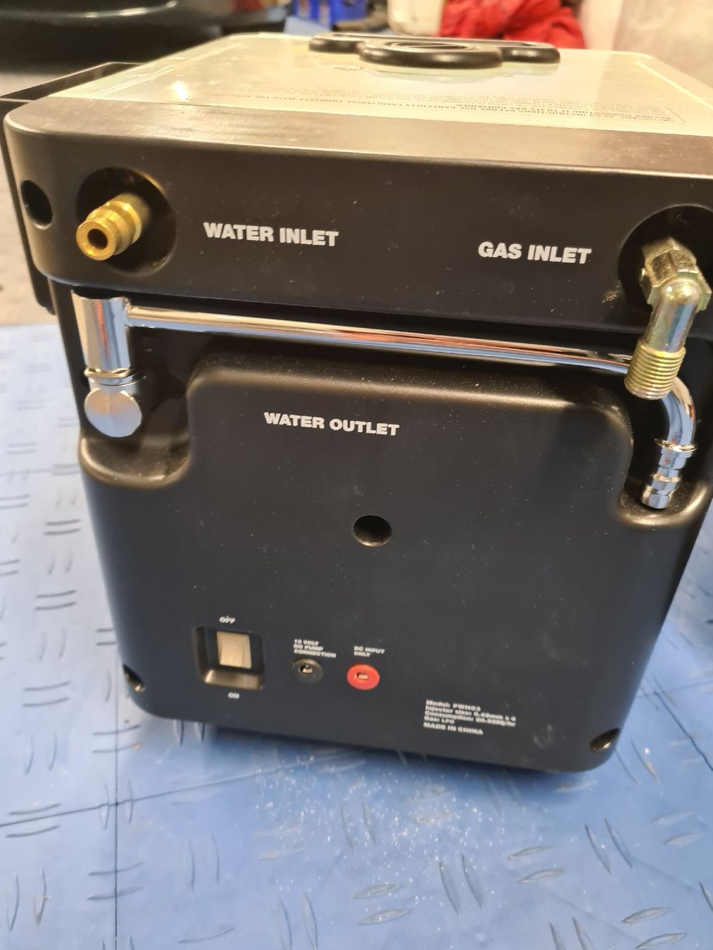 Heizgeräte: original Primetec Gas Warmwasser bereitet Camping Garten usw – Gebraucht aus Volketswil von Swisstec 3