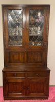 Schönes rustikales Buffet / Vitrinenschrank