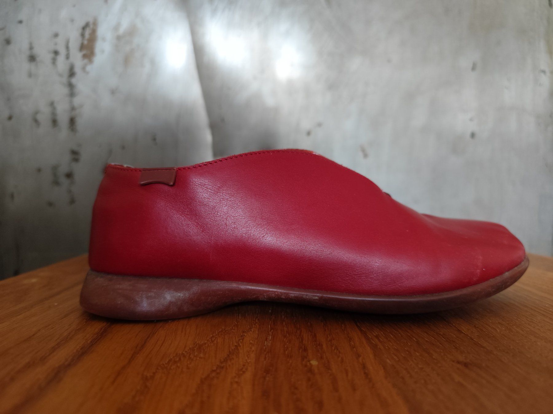 Camper Scarpe da donna: Camper Damenschuhe, Gr. 37. Rotes Leder, rote Sohle. – Usato da Zürich venduto da levi_s 1