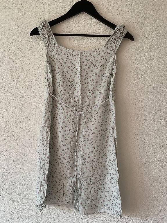 Vestiti: SÜSSES BLUMENKLEID GR.S – Usato da Brugg AG venduto da olamim 2