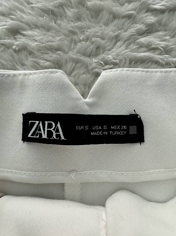 Pantaloni: Zara Stoffhose weiss – Usato da Waltenschwil venduto da shelly_m 1