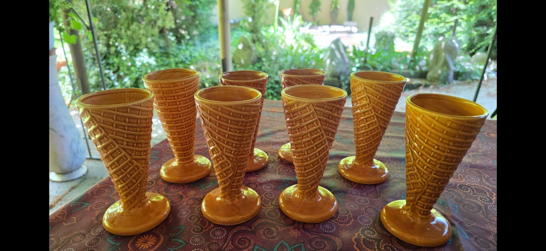 Services de table: 8 originelle Glacebecher – D'occasion à dornach par hundeliebe01
