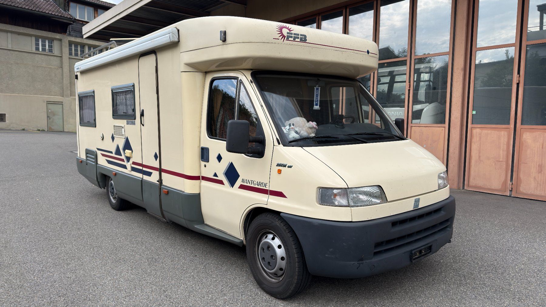 Ffb Veicoli da campeggio: FFB Wohnmobil Fiat Ducato 2,5TDI – Usato da Spiez venduto da Zeitgeist