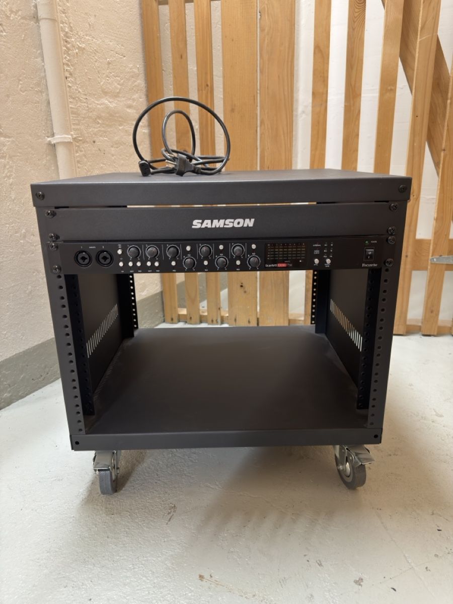 Focusrite Equalizzatori: Focusrite Scarlett OctoPre + Samson Rack – Usato da Basel venduto da LACREMEDELACREME