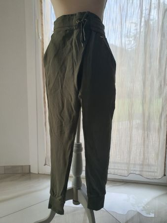 Pantalon sportif XTSY vert taille XS.
