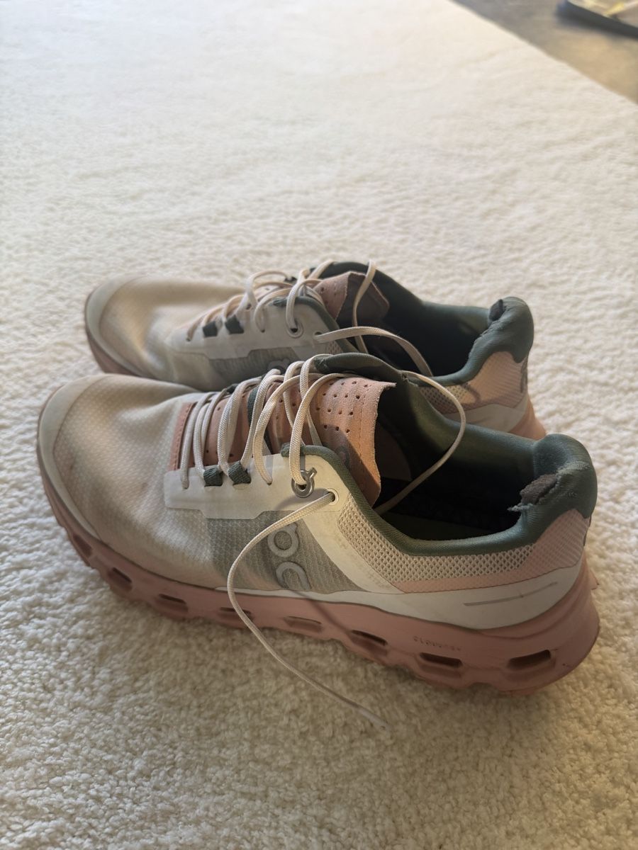 On Chaussures hommes: Scarpe On Cloud Taglia EU 38 usate – D'occasion à Lugano par can_xdd8 2