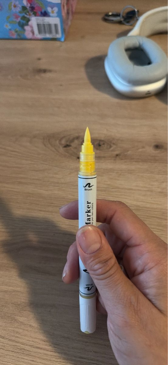 Stifte & Marker: Feutre acrylique  – Gebraucht aus Granges-paccot von lau_9z8q 2