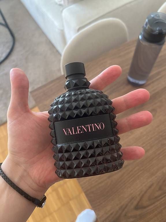 Profumi & Eau de Toilette: Valentino Born in Roma – Usato da Hedingen venduto da Laventins 1