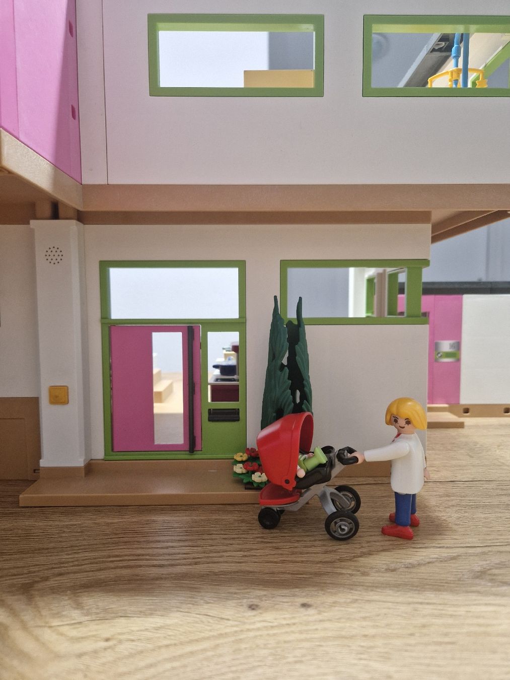 Playmobil Spielzeuge: Playmobil Luxusvilla mit Pool und Anbau – Gebraucht aus Sempach von tinkerbell10 9