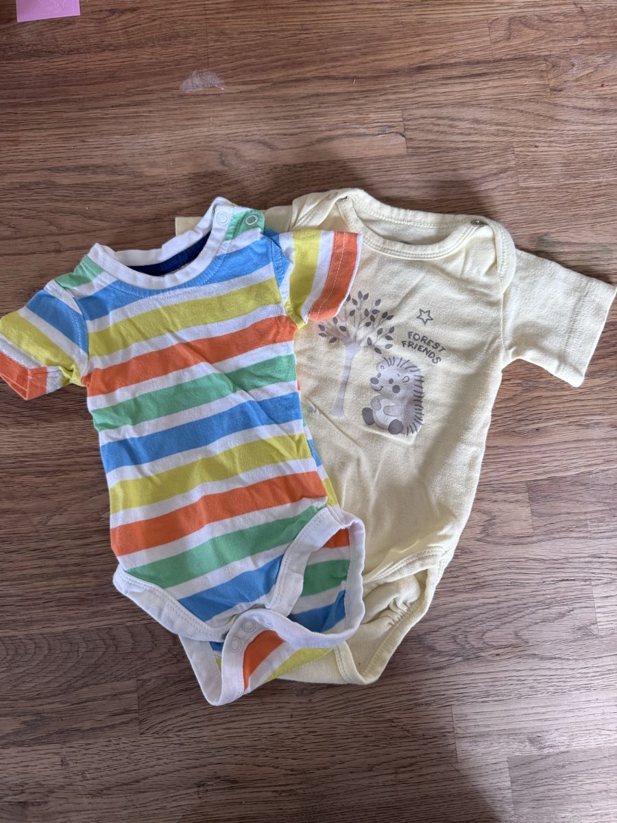 Lotti & Set di vestiti: Baby Kleiderpaket Gr. 56  – Usato da Unterkulm venduto da Muus713 1