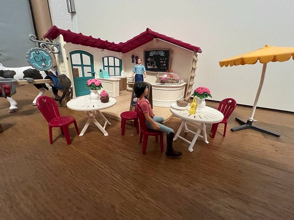 Giocattoli: Schleich Café – Usato da Hünenberg See venduto da Dowjones 2