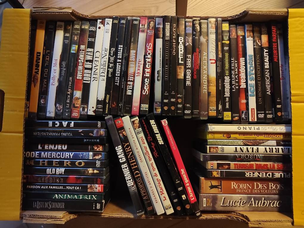 Tous les DVDs: DVD au plus offrant  – D'occasion à Neuchâtel par 2000ne