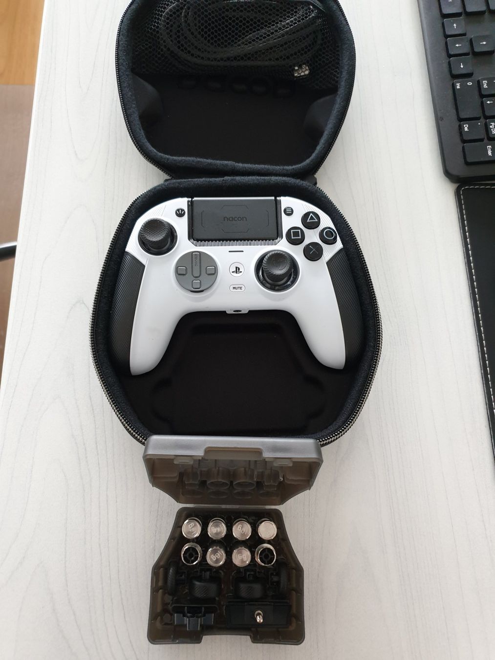 Sony Controller: Nacon Revolution 5 Pro Controller PS5/PS4 - Neu! – Usato da Dagmersellen venduto da Cizero 1