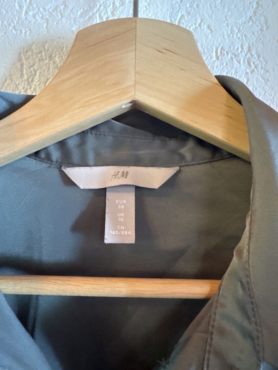 H&M Blusen: Hendbluse Satinlook – Gebraucht aus Rohrbachgraben von kae_5lhf 2