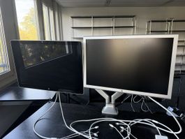 2 Apple Monitore mit Monitorarm Halterung gebraucht