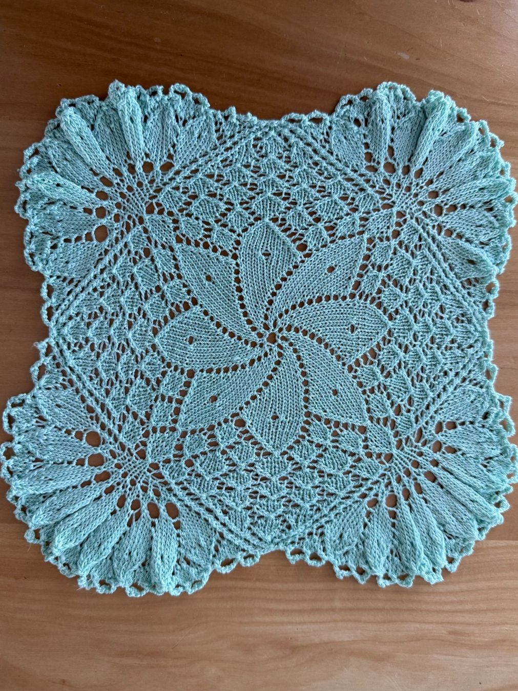Sottobicchieri: SPITZENDECKCHEN   HANDARBEIT   HANDGESTRICKT  MINT-GRÜN – Usato da Subingen venduto da ArtBead 2