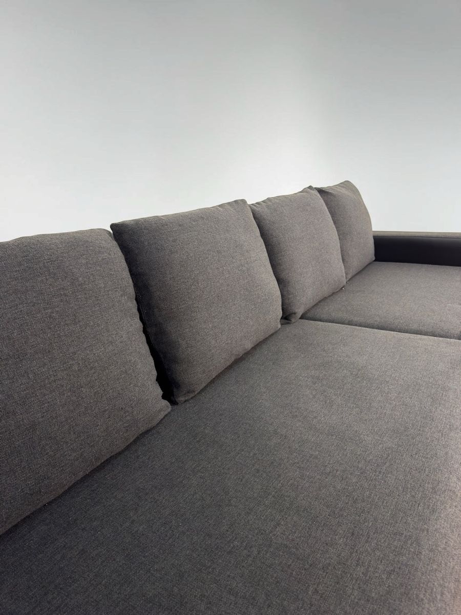 Divani: Schwarzes Ecksofa mit Schlaffunktion und Stauraum – Usato da Bachenbülach venduto da Sofalab.swiss 5