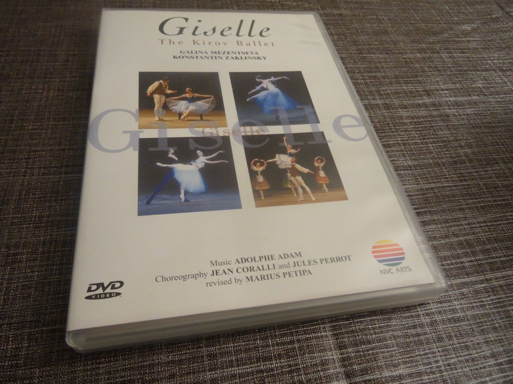 Tutti i DVDs: Giselle - The Kirov Ballet DVD – Usato da Olten venduto da Disc-Ausverkauf