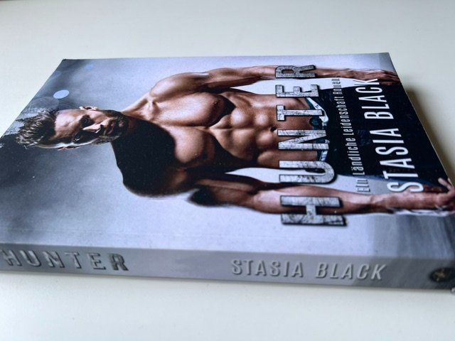 Livres: Hunter 2 von Stasia Black – D'occasion à Zürich par popcorn67 1