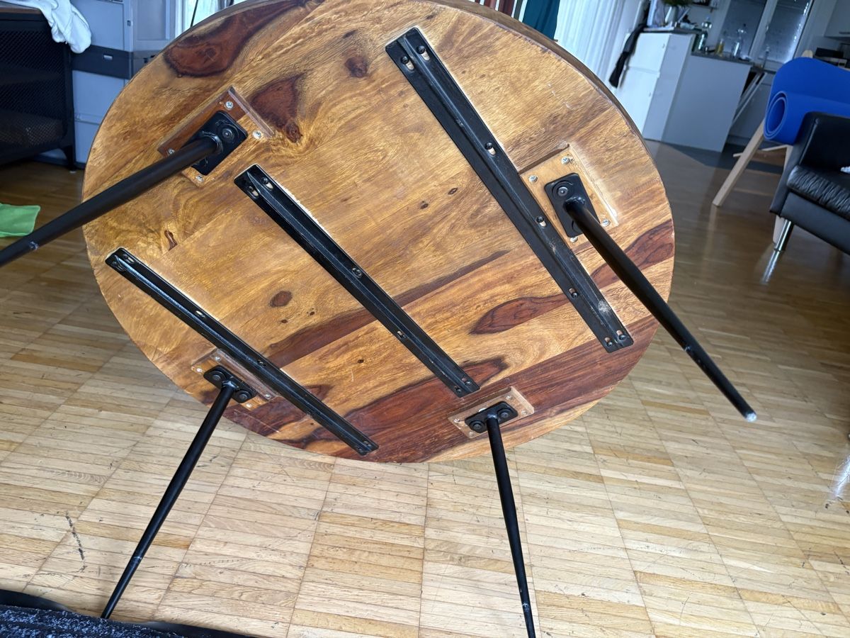 Tavoli: Runder Couchtisch holz – Usato da Dänikon ZH venduto da Niddu 4