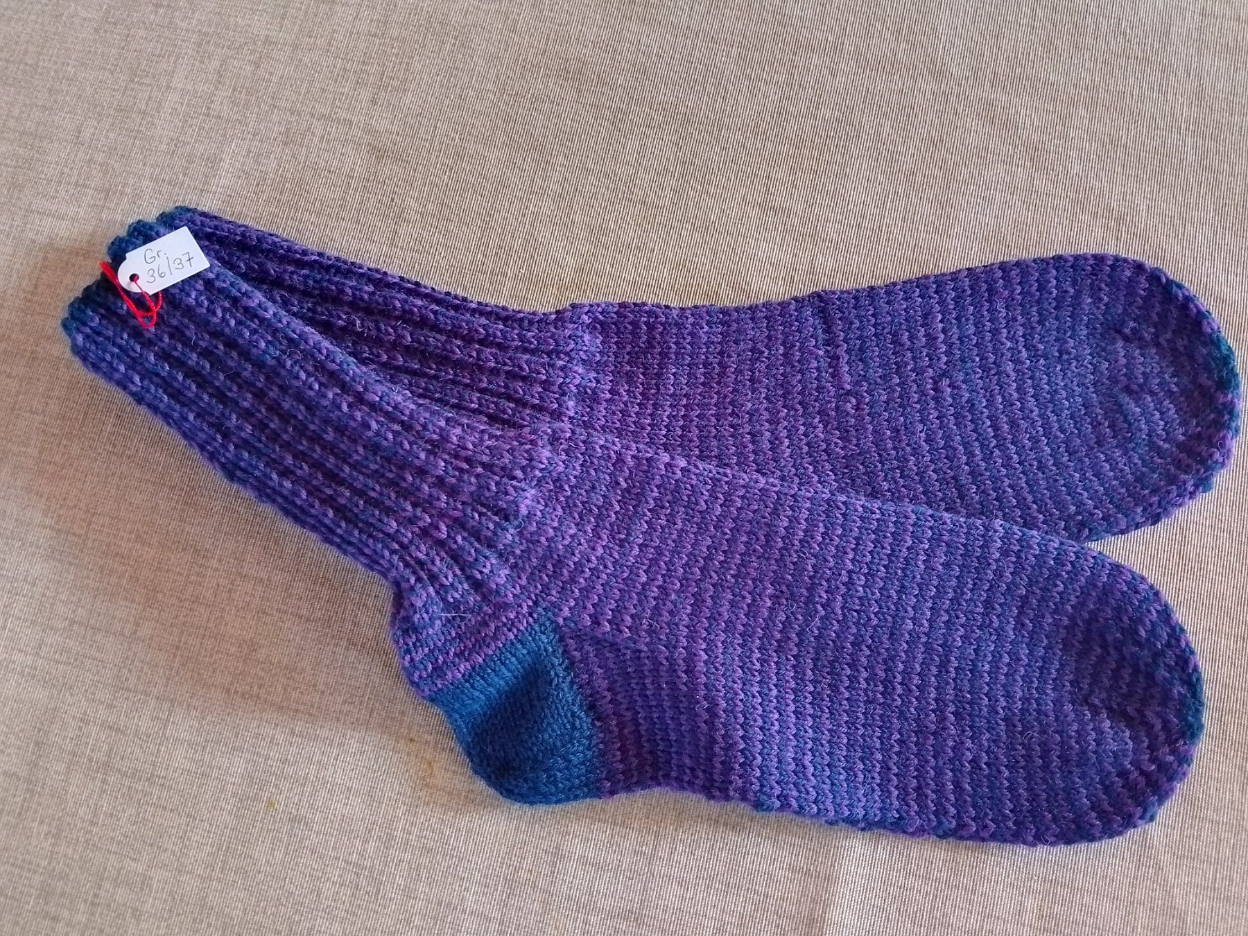 Calze: Gestrickte Socken/Wollsocken Gr. 36/37 – Nuovo e nell'imballaggio originale da Brienz BE venduto da stora