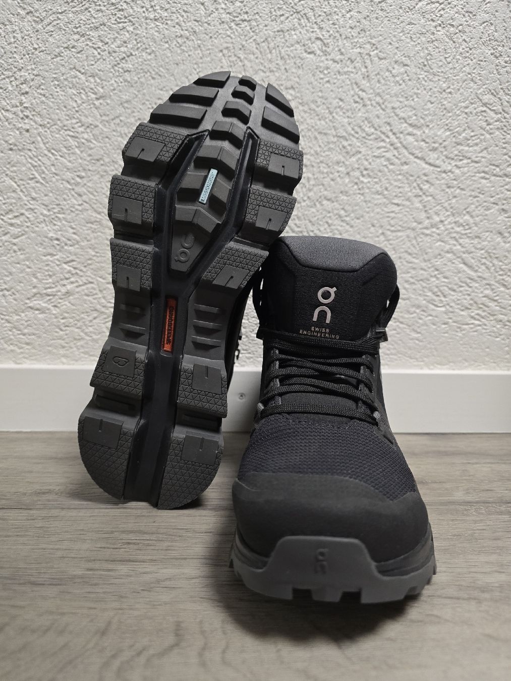 Scarpe da donna: On Clouderock Wanderschuhe Gr. 39 - wasserdicht – Nuovo e nell'imballaggio originale da St.Peterzell venduto da the2ndchance 2