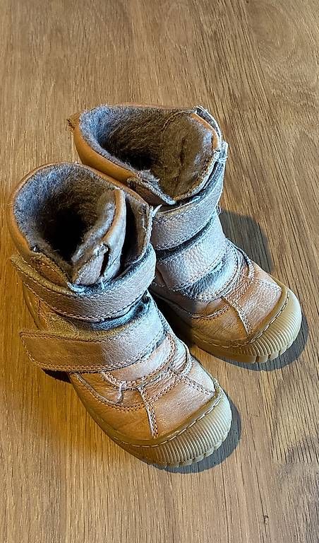 Schuhe für Jungen: Bisgaard pointure 28 – Gebraucht aus Les Collons von gehaisse