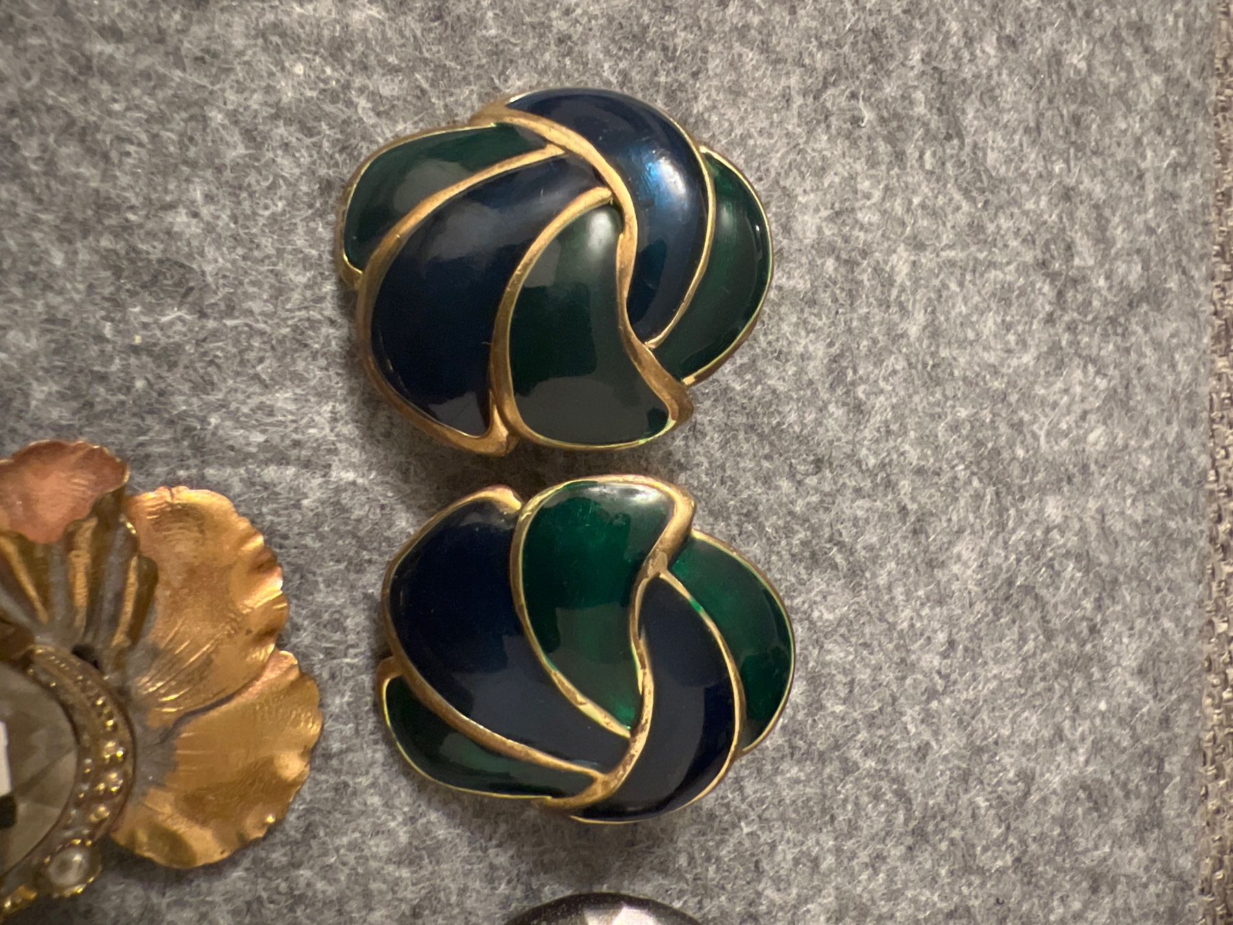 Altri gioielli: 3 Paar Ohrclips, Modeschmuck, Vintage – Usato da Uznach venduto da Ya_x7x6 1