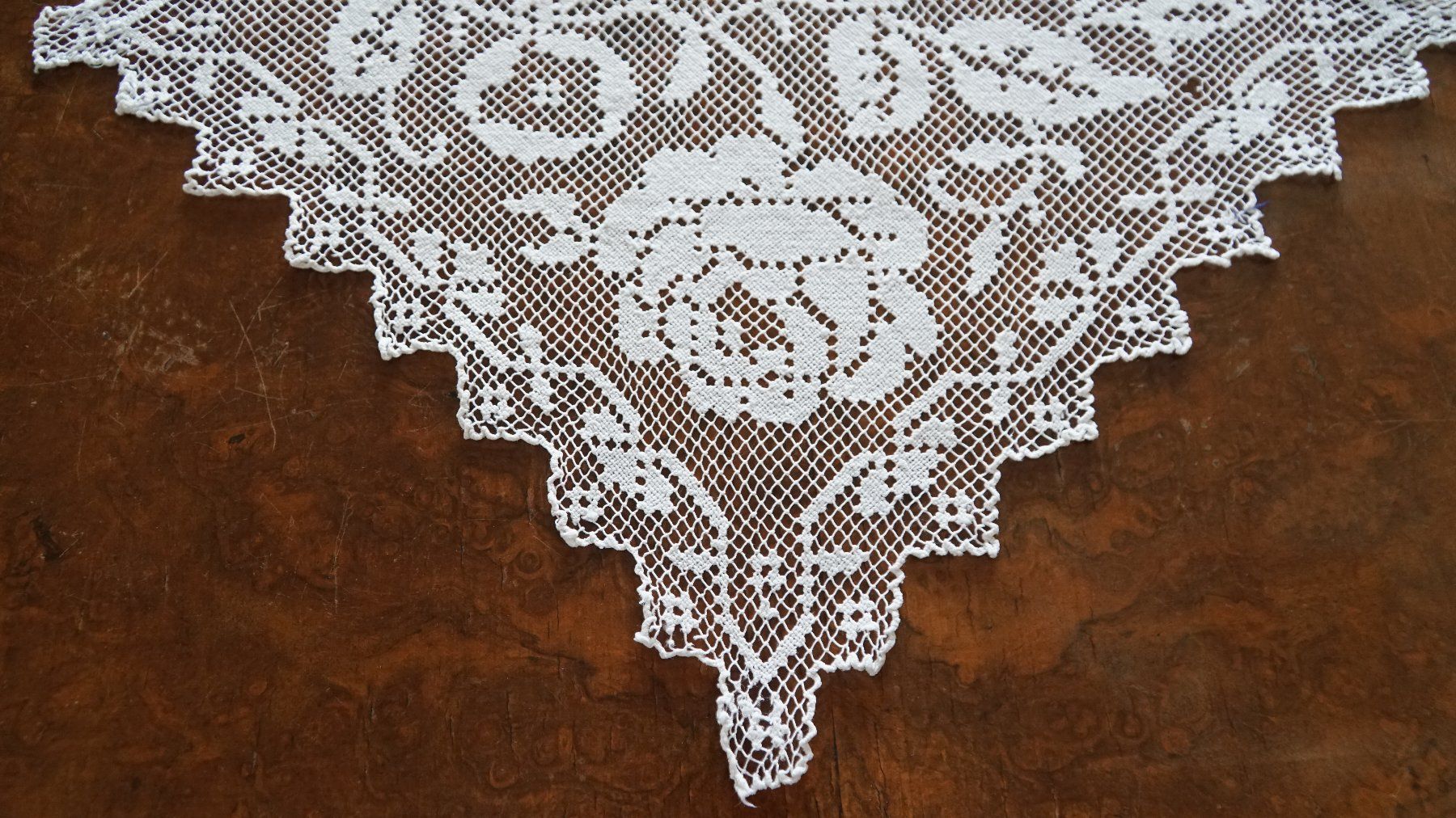 Altra biancheria da tavola: Deckeli Filet 25x25cm – Usato da Bern venduto da Antikbatik 6