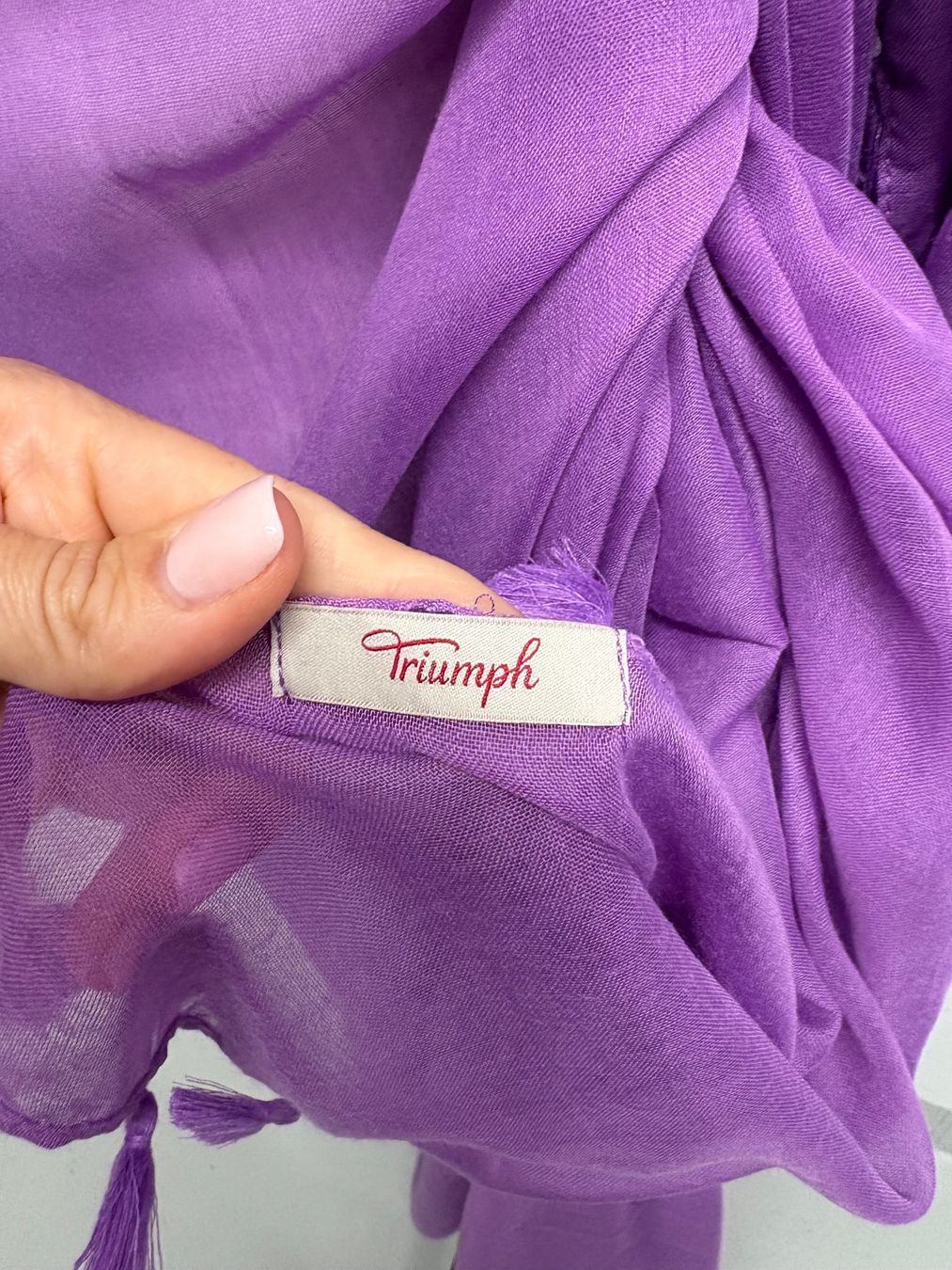 Foulards, Tücher & Schals: Triumph Pareo Lila grosses Tuch – Neu (gemäss Beschreibung) aus Regensdorf von secondchancefashion 2