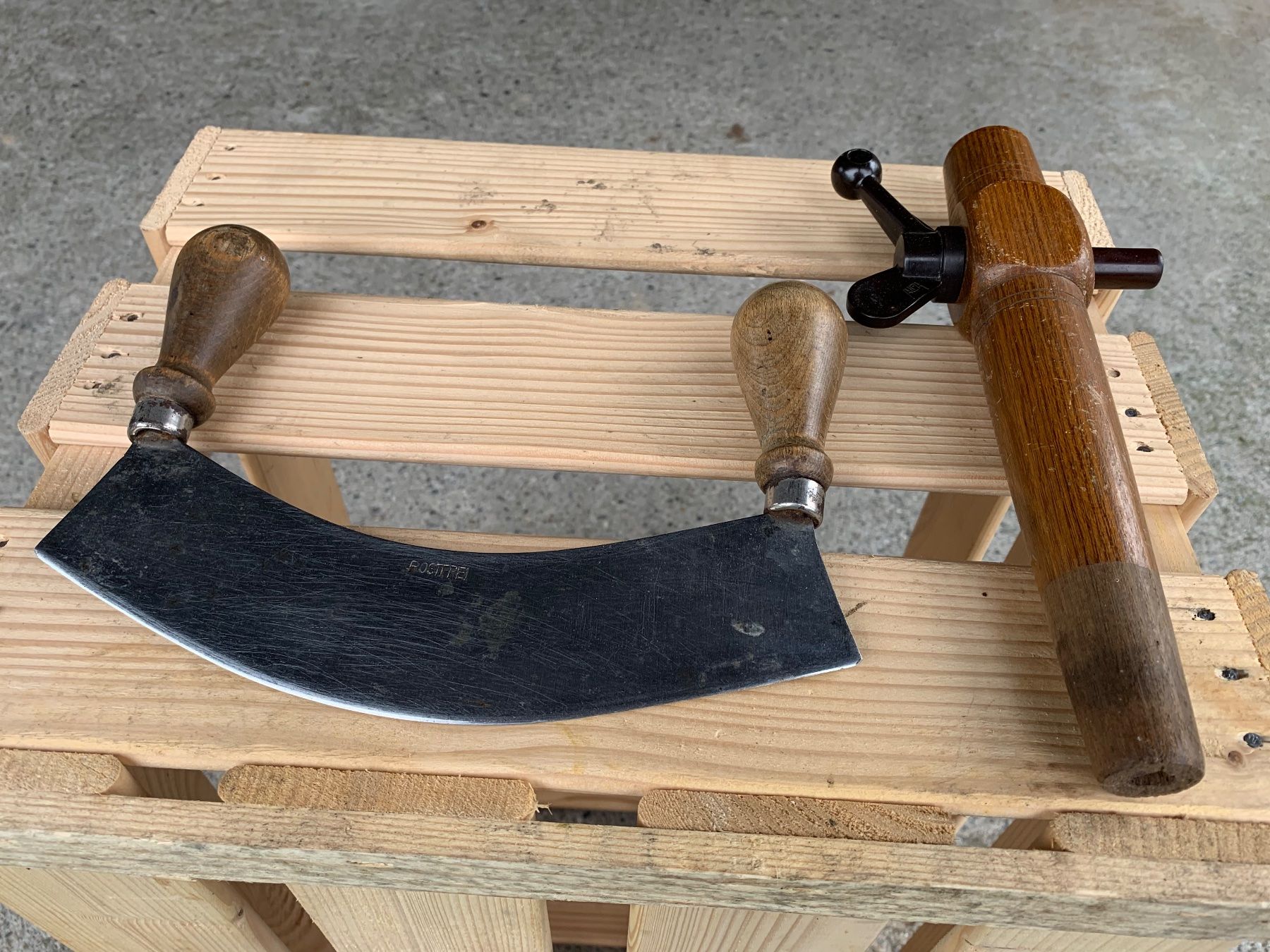 Tutti gli attrezzi: schönes Wiegemesser und Zapfhahn – Usato da Feldbach venduto da Olive1 7
