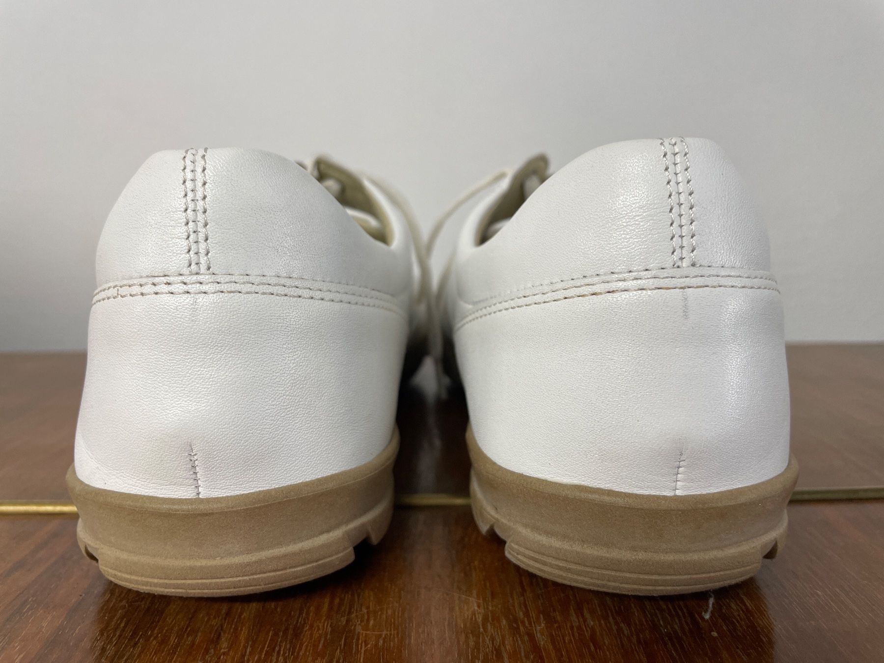 Helvesko Scarpe da uomo: Weisse HELVESKO Halbschuhe / Sneaker Gr. 43 – Usato da Frasnacht venduto da GracyStore 3