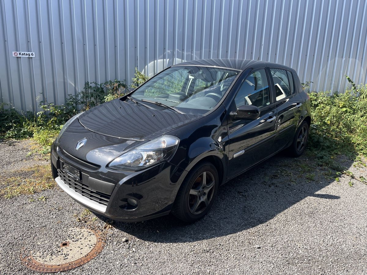Renault Automobili: Renault Clio 1.2 16V – Difettoso da Luzern venduto da GGogo