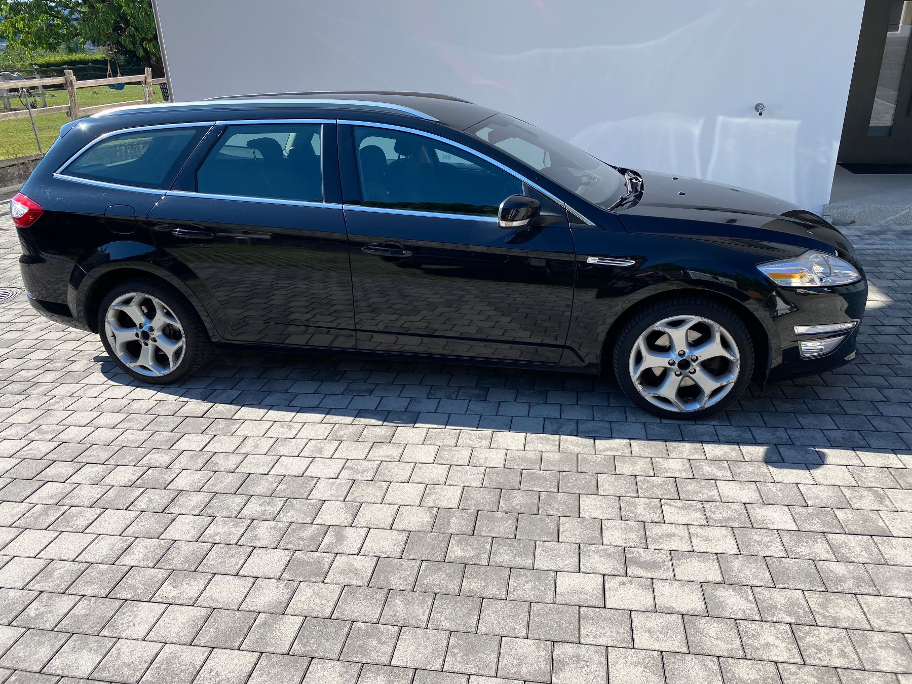 Ford Automobili: Ford Mondeo Kombi, Schwarz – Usato da Schwaderloch venduto da z_g