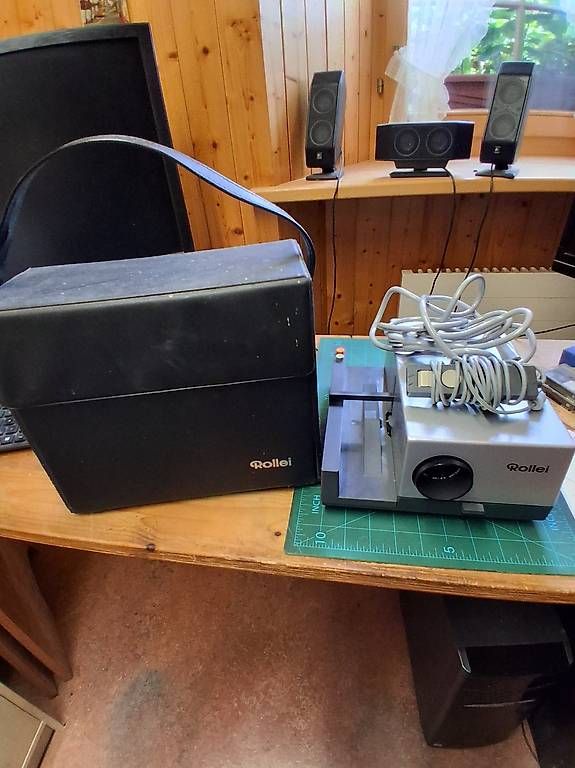 Proiettori: Dia Projektor "Rollei" mit Fernbedienung – Usato da Brunnadern venduto da Hant1306 3