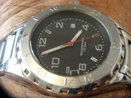 TCM HERREN UHR,QUARTZ,DATE.SCHÖNE MODEL.LÄÜFT.
