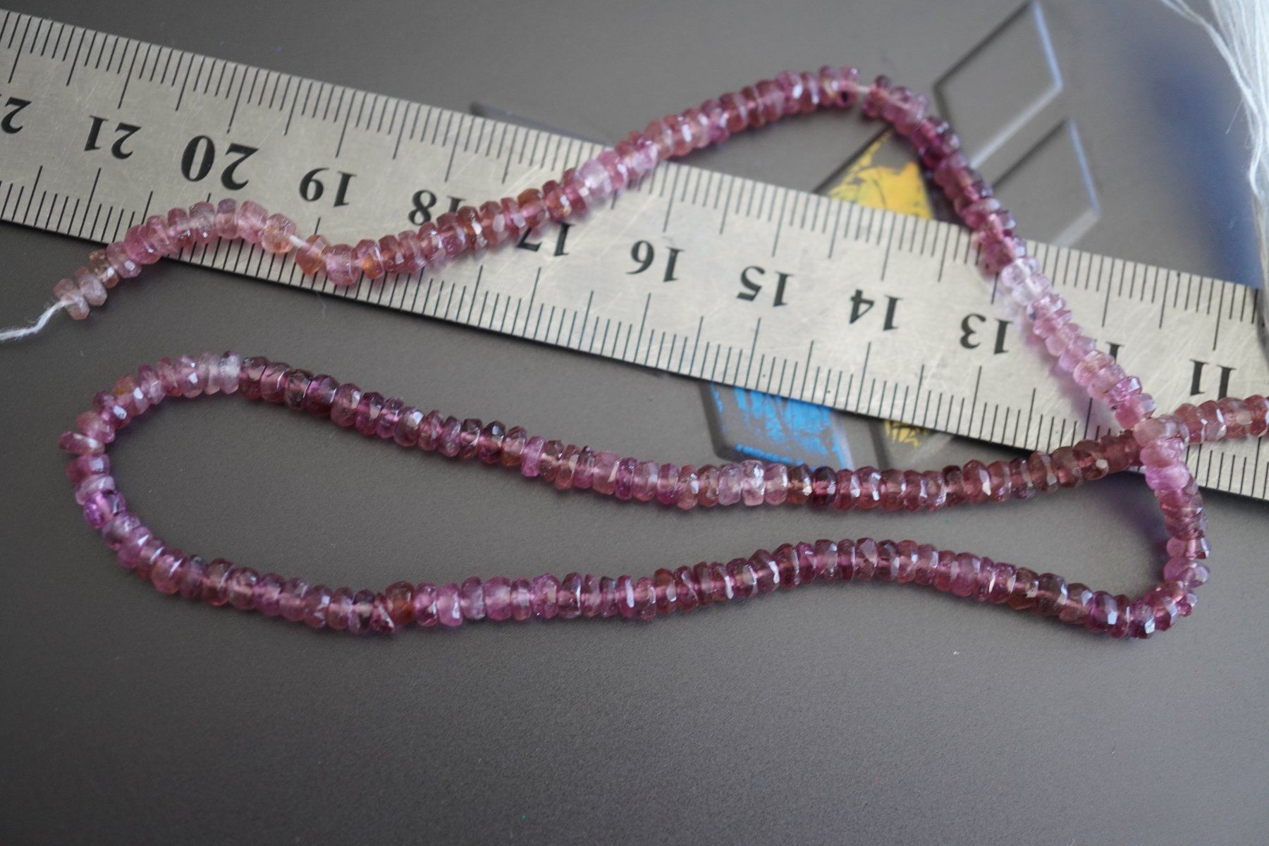 Pietre preziose: Turmalin  Rosa    Facettiert  Rondellen  3,5mm – Nuovo e nell'imballaggio originale da Eschenbach SG venduto da topstone 4