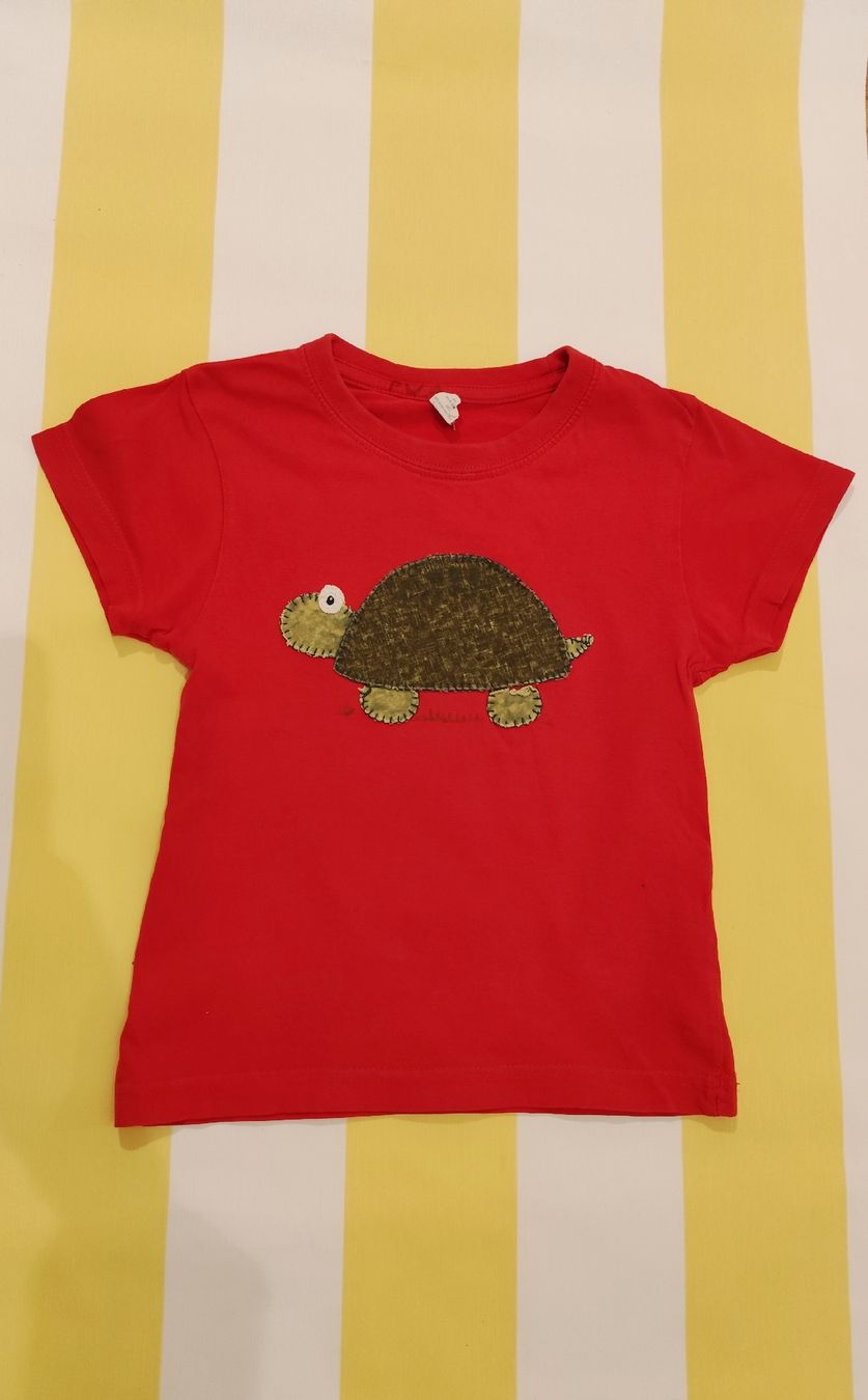 T-shirt: T-Shirt. Gr.3/4 – Usato da Widen venduto da isa_zz9b