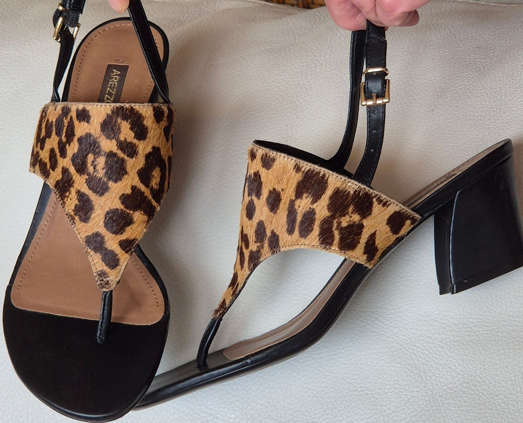Scarpe da donna: Sandale en cuir Arezzo – Usato da Brent venduto da Flacuchentos