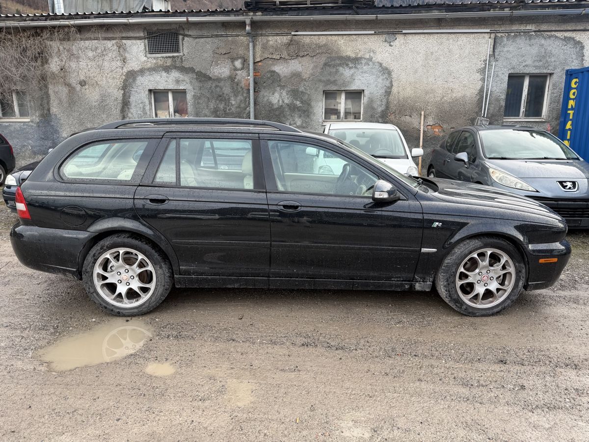Jaguar Automobili: Jaguar X-Type 2.2Diesel Automatic – Difettoso da Mollis venduto da BSL10 2