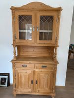 Wunderschönes Buffet mit Glastüren, Höhe 200 cm