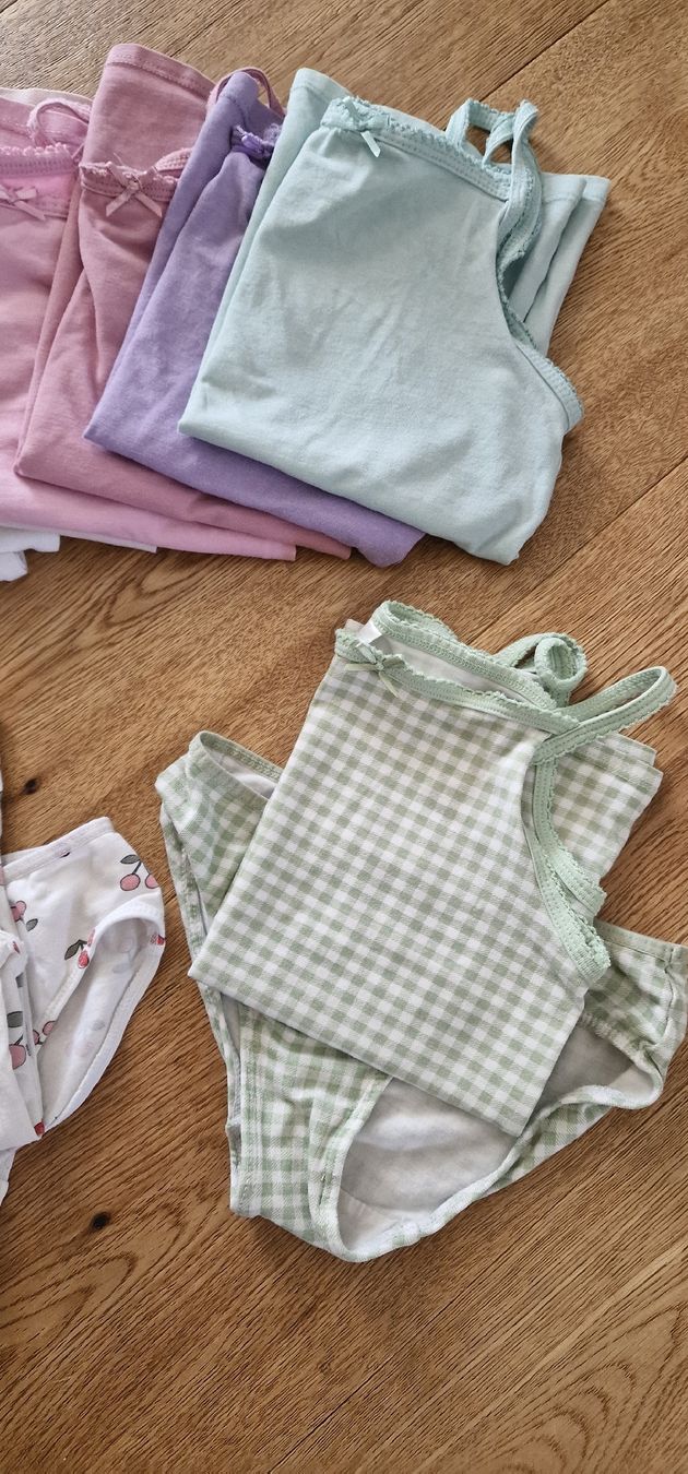 H&M Biancheria intima: Unterhemden H&M set 110/116 – Usato da Emmenbrücke venduto da Nadmorebiti 2