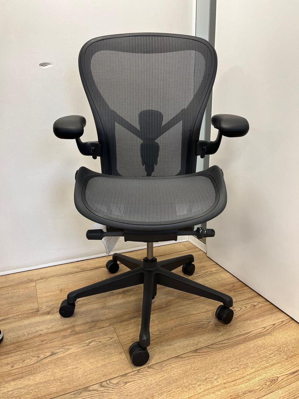 Herman Miller Sedie: Herman Miller Aeron Remastered Full Option Größe C – Usato da Purmerend venduto da Offeco